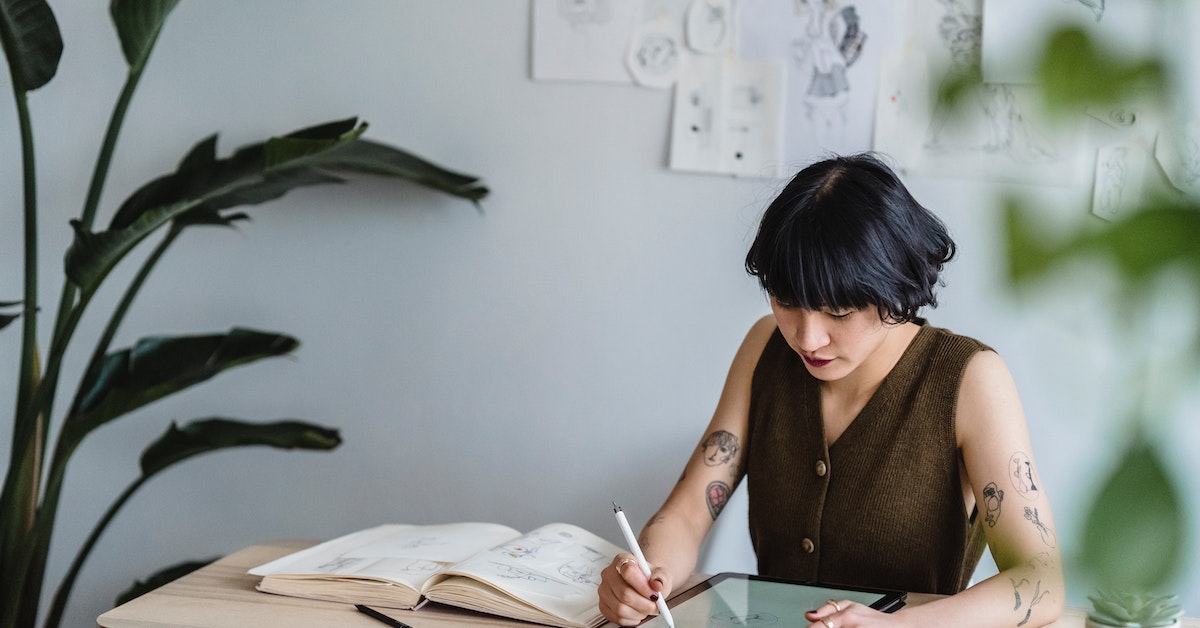 How Much Can You Earn As A Graphic Designer In South Africa? (2026)